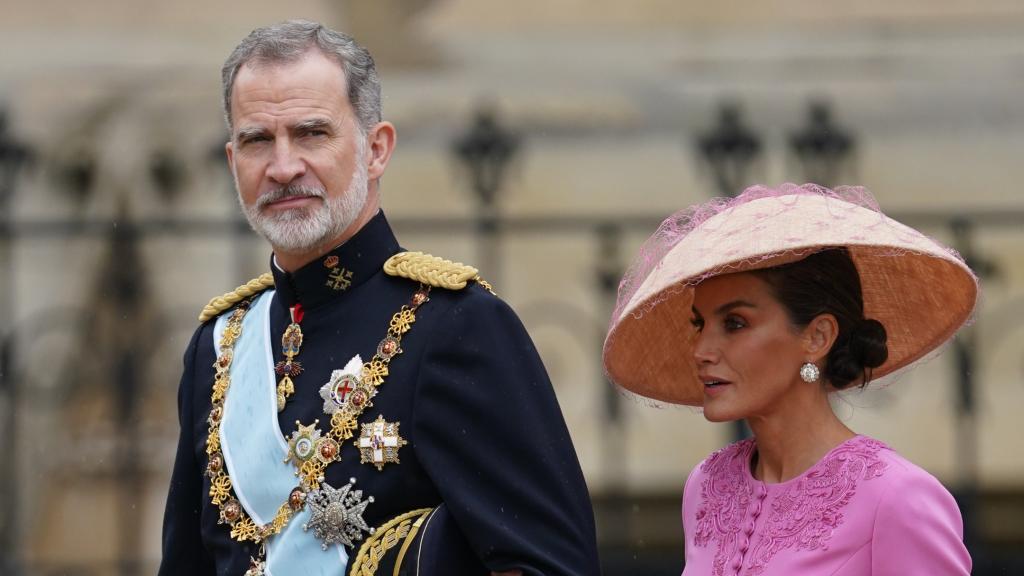 La Reina los chatones del joyero de pasar.