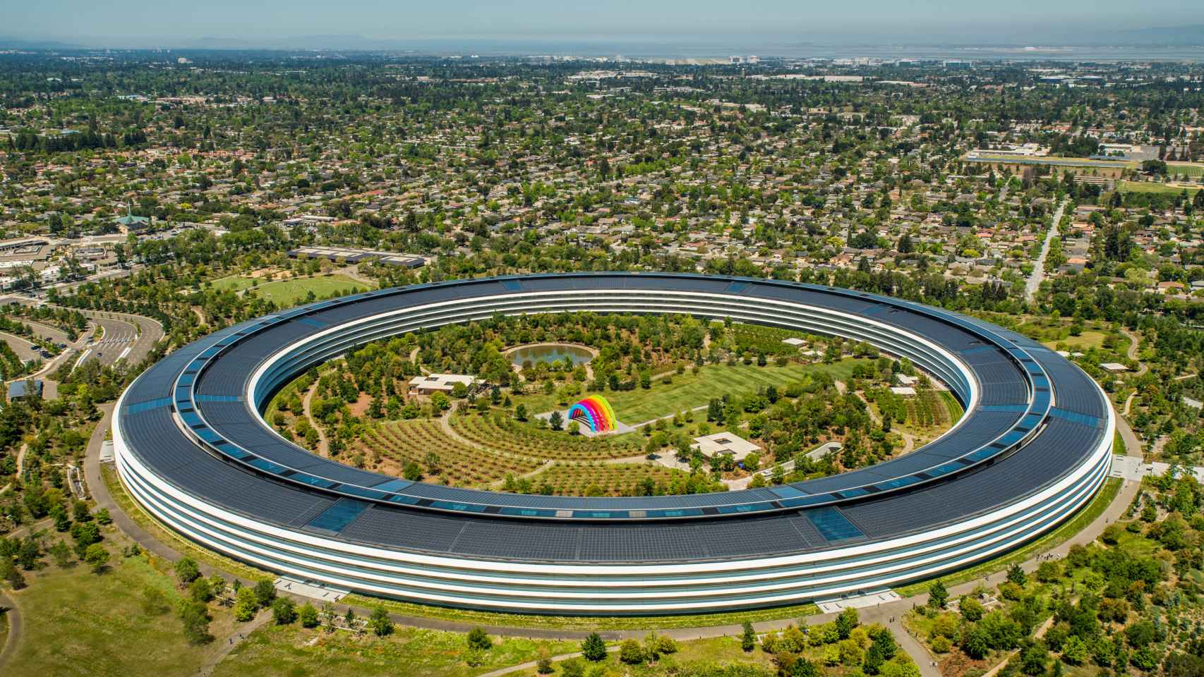 Apple Park (Cupertino, California, 2009-2017). Foto: Nigel Young/Foster +Partners