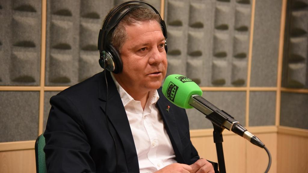 Emiliano García-Page en los estudios de Onda Cero en Toledo.