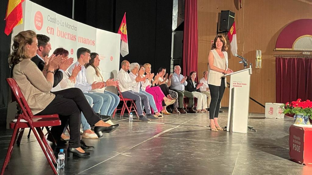 Blanca Fernández durante su intervención en Villarrubia de Santiago (Toledo).