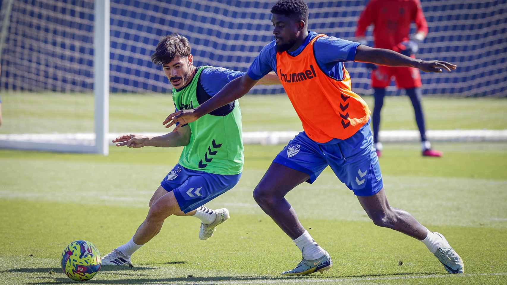 Jozabed y N'Diaye durante un entrenamiento con el Málaga CF