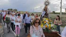 El presidente de la Diputación de Segovia acompañando a la Virgen de Veladíez hasta la ermita
