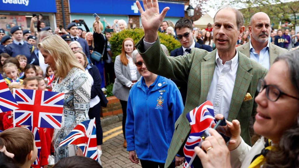 Los duques de Edimburgo, en Cranleigh, Surrey.