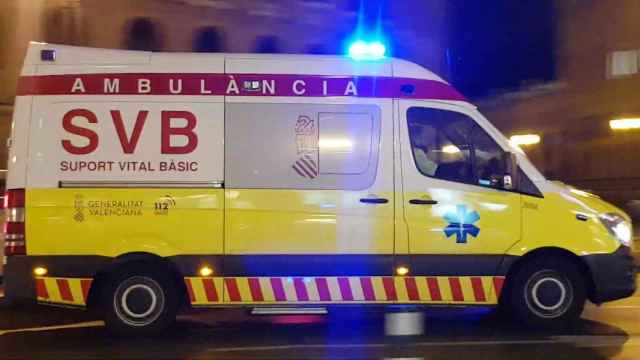 Imagen de archivo de una ambulancia de SVB de la Comunidad Valenciana.