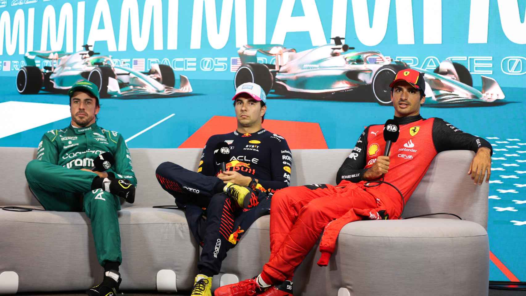 Fernando Alonso, 'Checo' Pérez y Carlos Sainz, en rueda de prensa en Miami