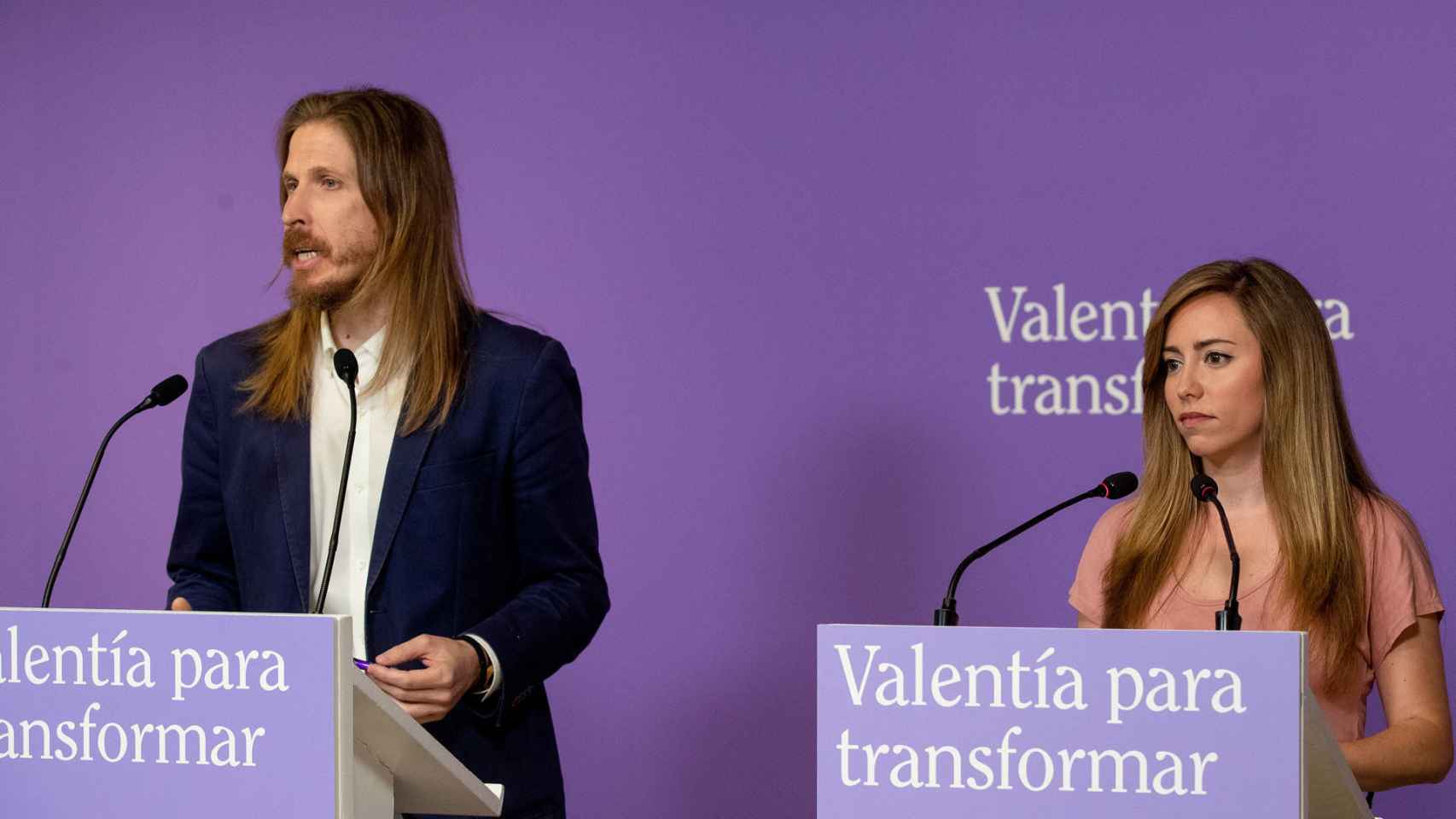 Los portavoces nacionales de Podemos, Pablo Fernández y María Teresa Pérez, este lunes.
