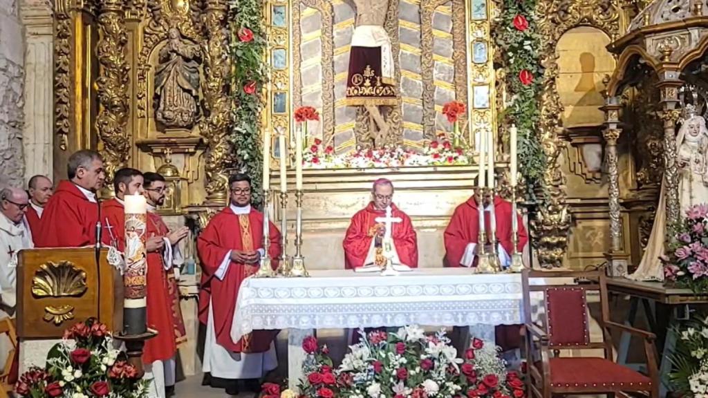 El obispo de Zamora, Fernando Varela oficiando la misa del Cristo de Morales