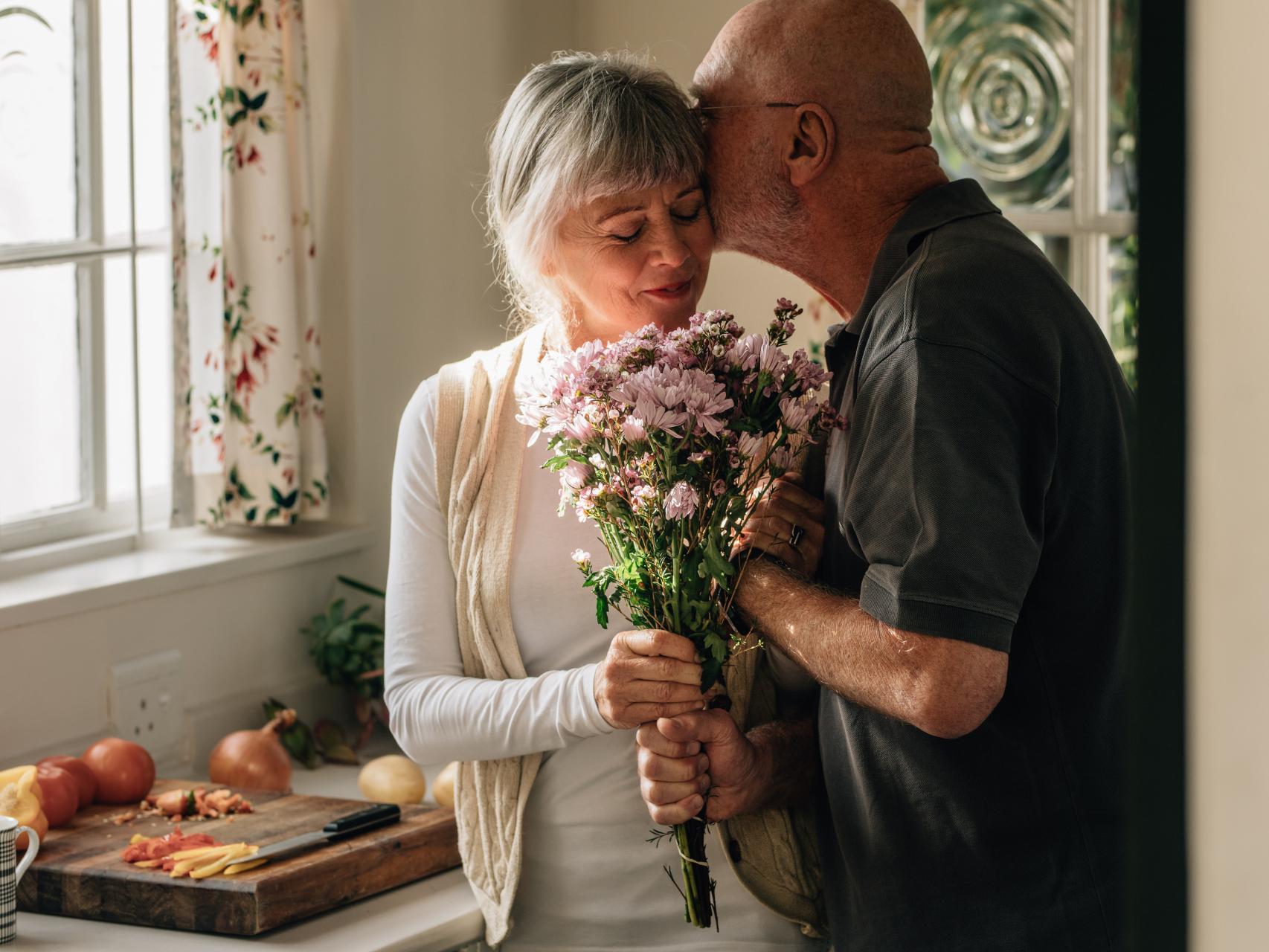 El amor en la tercera edad: ¿cómo avivar la llama de nuestra relación a  partir de los 65 años?