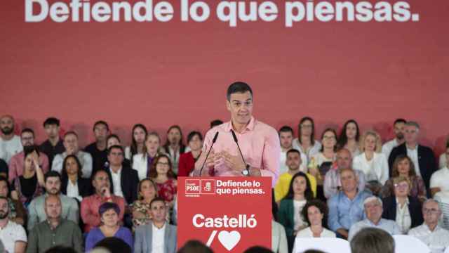 El Presidente del Gobierno, Pedro Sánchez, durante el acto del PSPV-PSOE en Castellón, con Amparo Marco como candidata a la alcaldía.