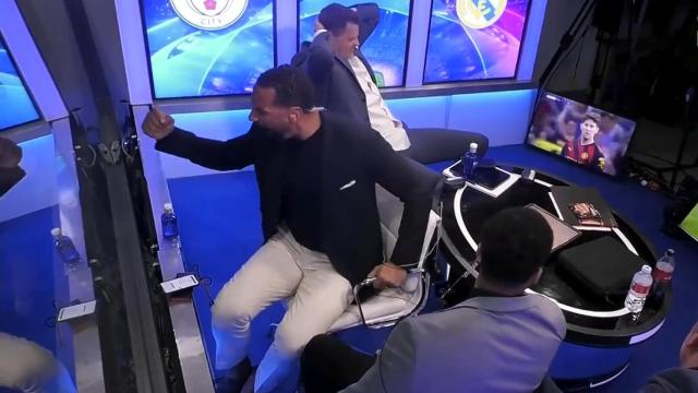 Captura de pantalla del vídeo en el que Rio Ferdinand celebra el gol de Vinicius al City