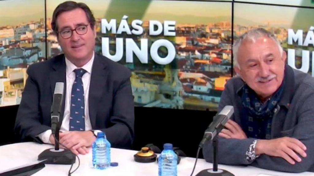 El presidente de la CEOE, Antonio Garamendi, y el líder del sindicato UGT, Pepe Álvarez