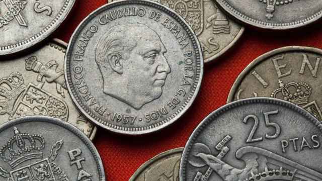 Diferentes monedas de pesetas de Franco.