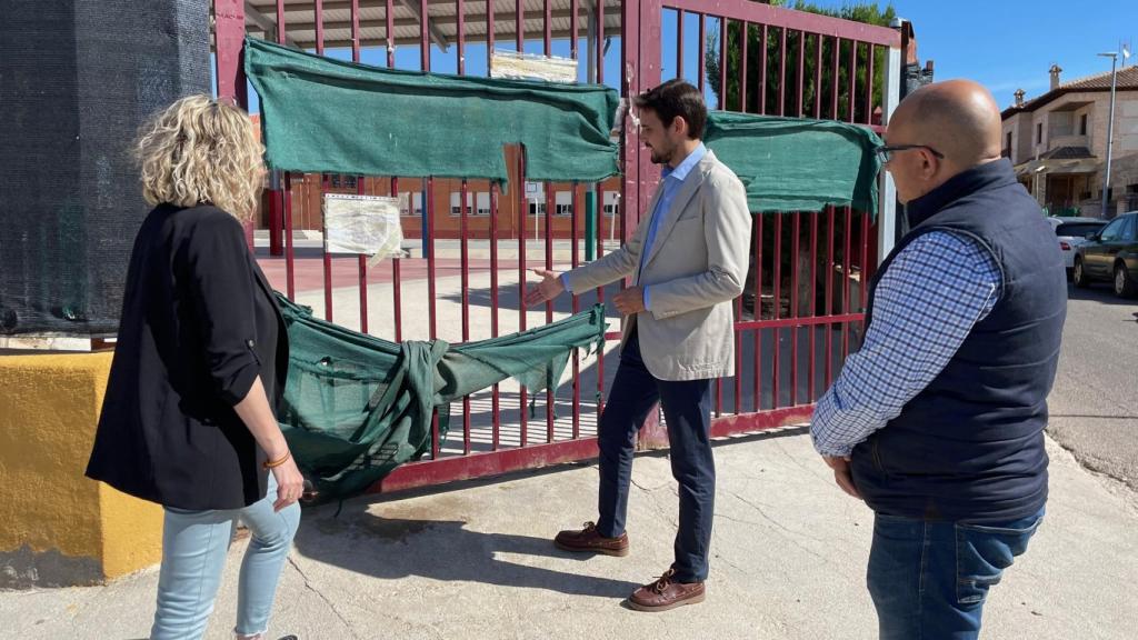 Visita de los responsables del PP al colegio.