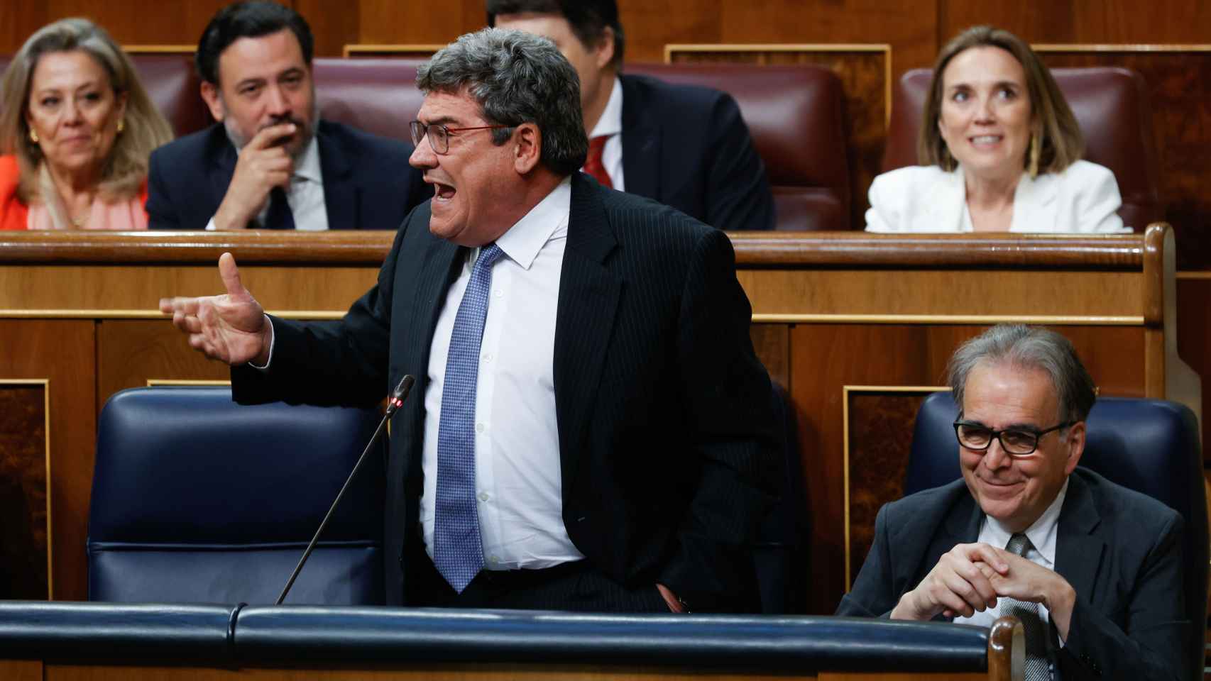 José Luis Escrivá, ministro de la Seguridad Social, durante su intervención en el Congreso.
