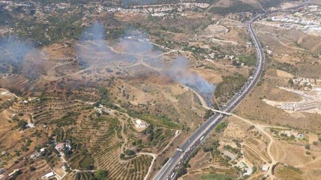 Incendio forestal en la Venta el Higuerón de Mijas.