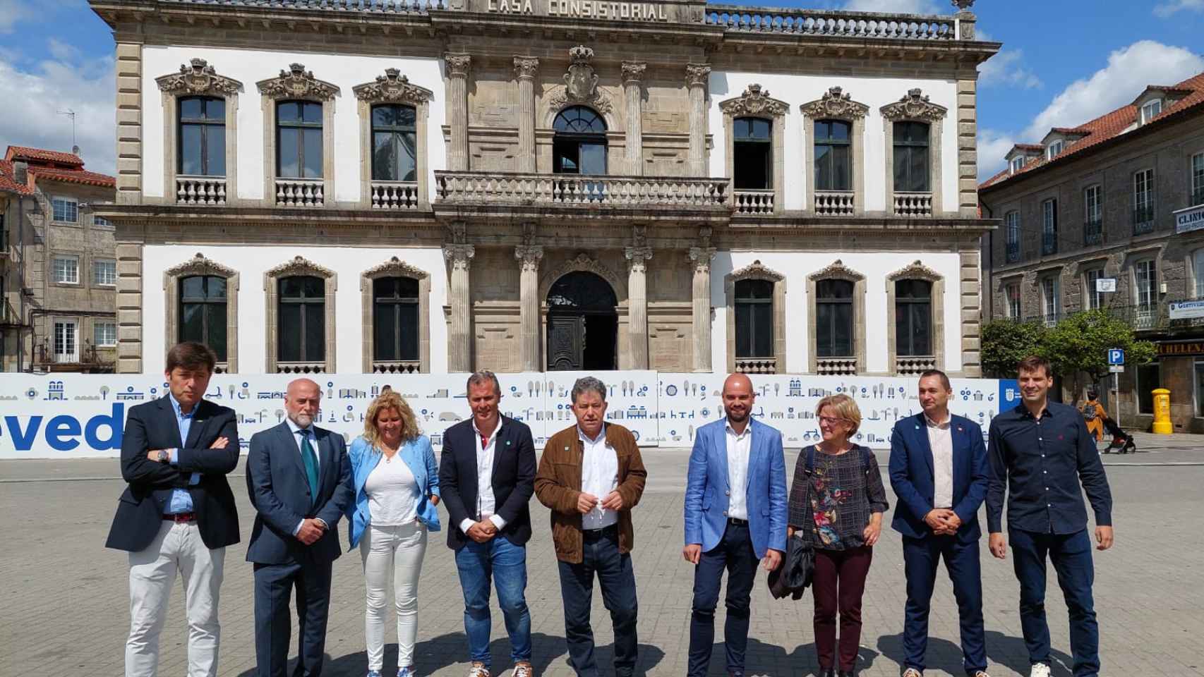 Foto de familia de los nueve candidatos a las municipales en Pontevedra.