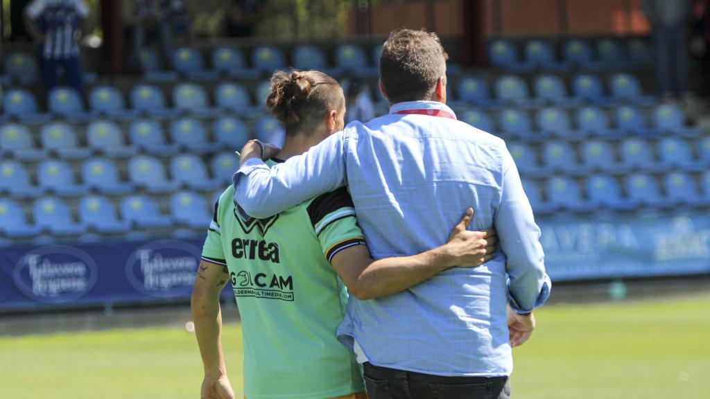 Toni García, con Borja Díaz, uno de sus jugadores en Unionistas.