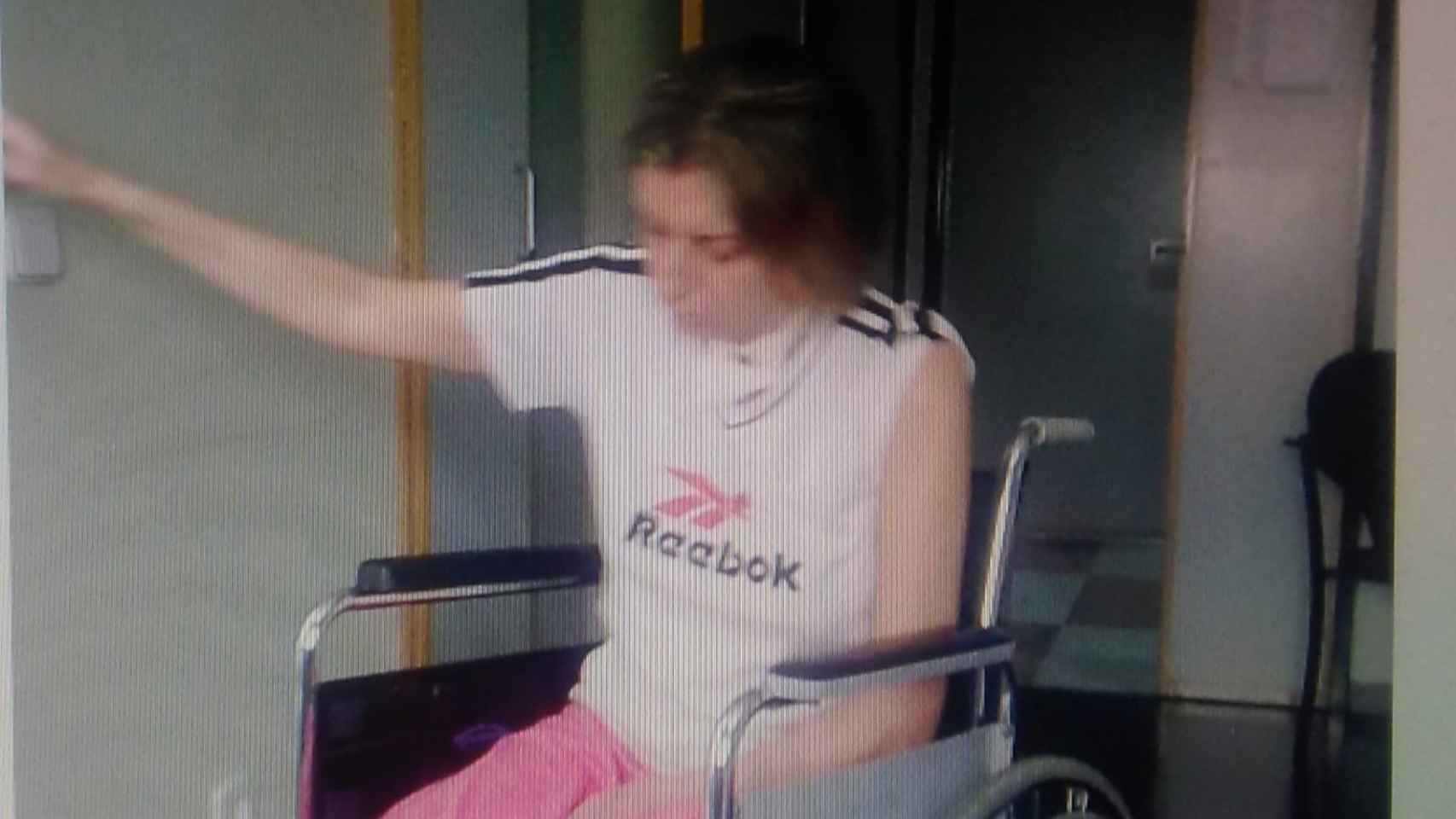 Katia hace años en silla de ruedas, después de someterse a una traqueotomía tras una operación.