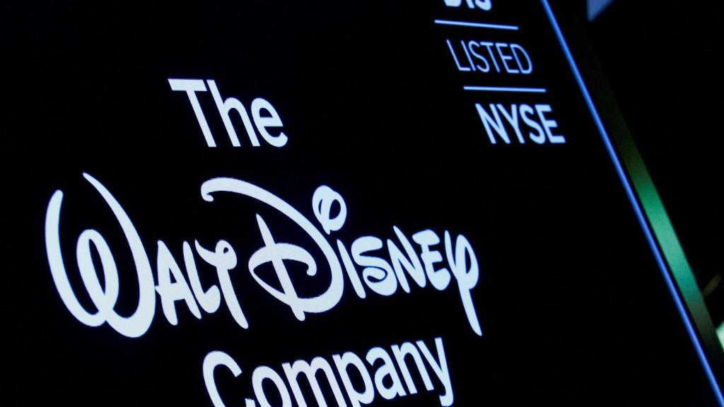 Logo de The Walt Disney Company en una pantalla.