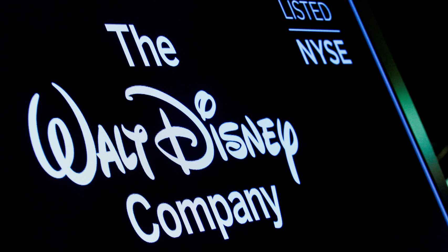 Logo de The Walt Disney Company en una pantalla.