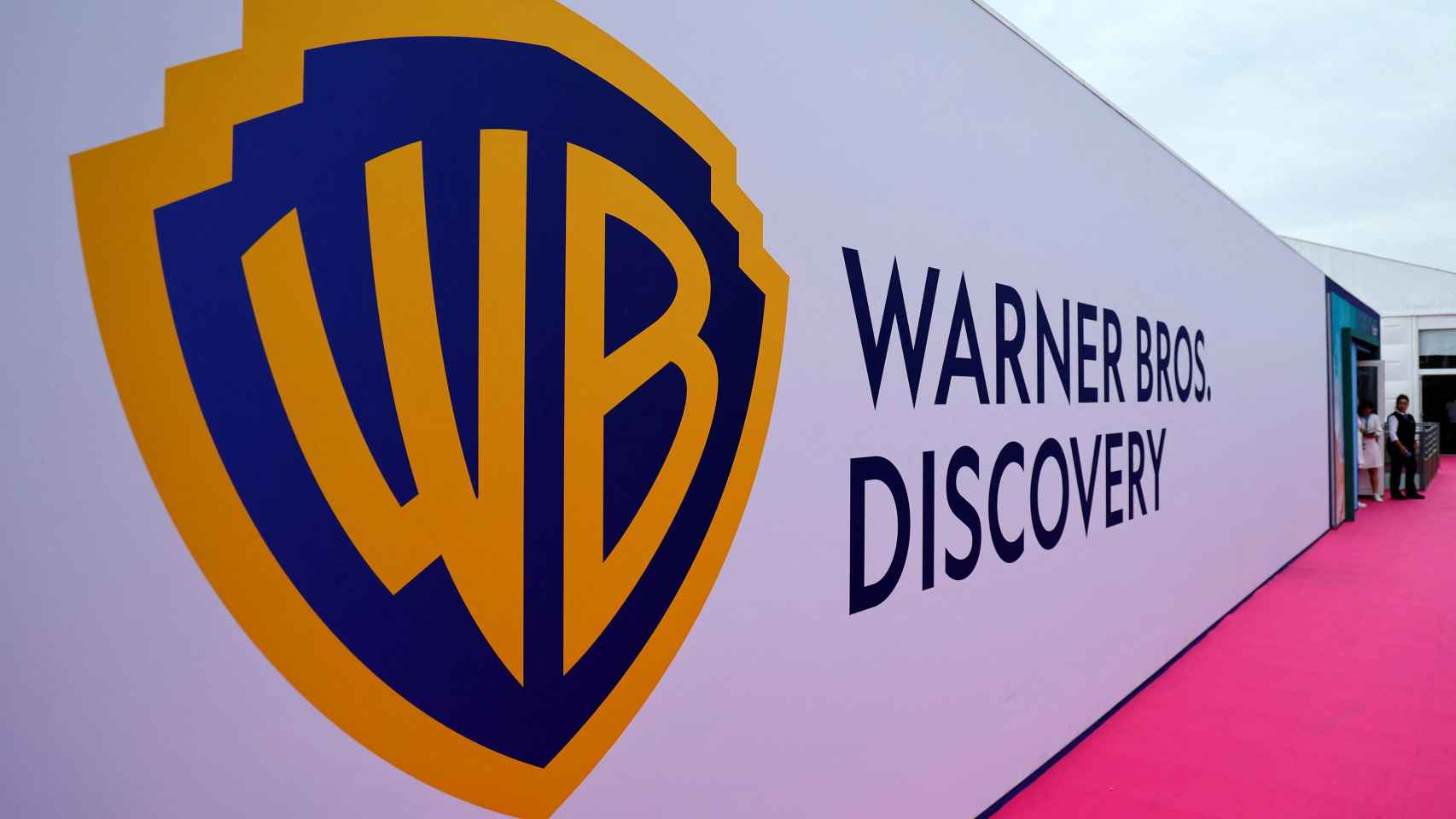 Logo de Warner Bros Discovery, empresa propietaria de HBO Max
