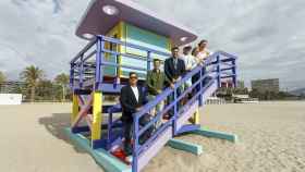 La playa de San Juan estrena caseta de salvamento al más puro estilo 'Miami Beach'