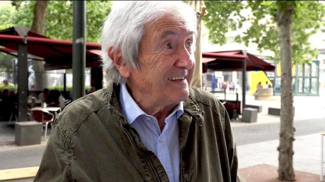 Félix Pollos, de 85 años, durante un paseo en Palencia