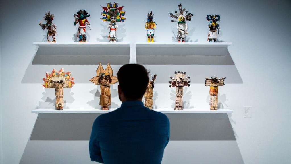 Vista de la exposición 'Dioses, magos y sabios' en CaixaForum Madrid