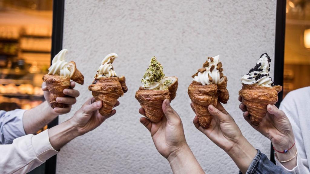 Los croissants helados de diferentes sabores.