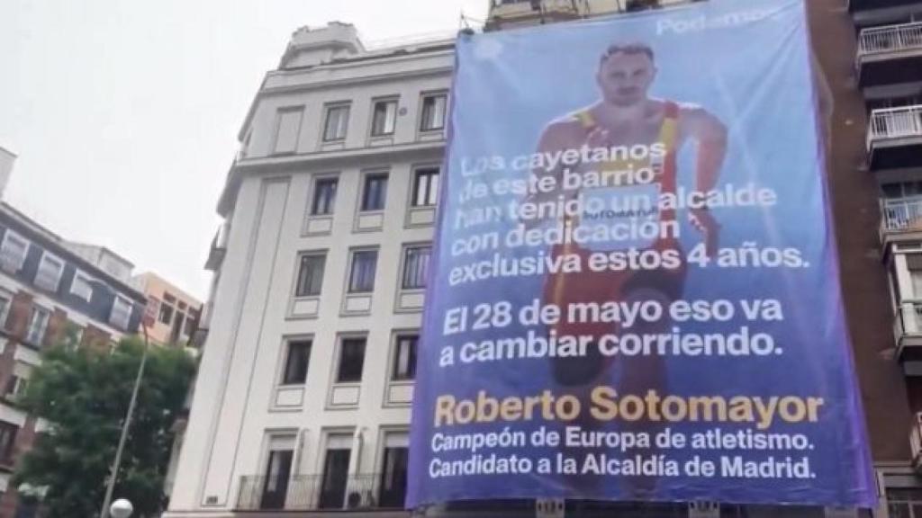 El cartel del candidato de Podemos en pleno barrio de Salamanca.