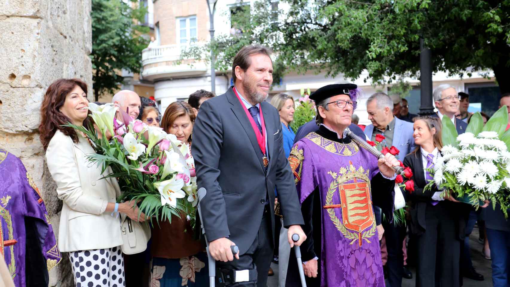 El alcalde de Valladolid, Óscar Puente, participa en la ofrenda floral en la festividad de San Pedro Regalado