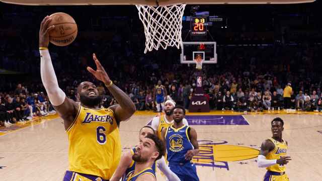 Lebron James contra los Golden State Warriors