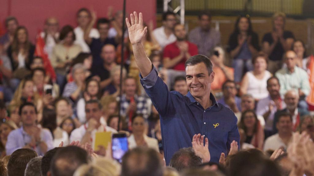 El presidente del Gobierno, Pedro Sánchez, en el arranque de campaña en Sevilla.