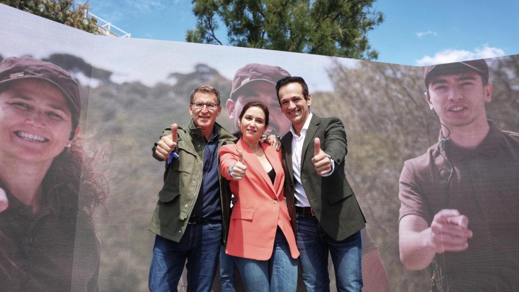 El candidato a la Alcaldía de Getafe, José Antonio Mesa;  la presidenta de la Comunidad y candidata del PP a la reelección, Isabel Díaz Ayuso; y el presidente del Partido Popular, Alberto Núñez Feijóo.