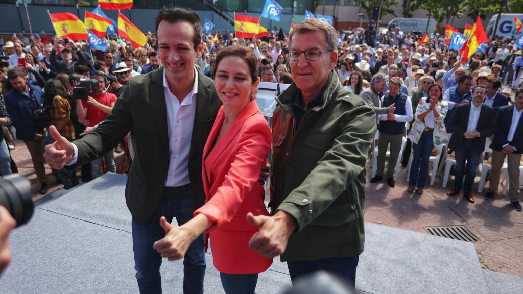 El candidato a la Alcaldía de Getafe, José Antonio Mesa; la presidenta de la Comunidad y candidata del PP a la reelección, Isabel Díaz Ayuso; y el presidente del Partido Popular, Alberto Núñez Feijóo.