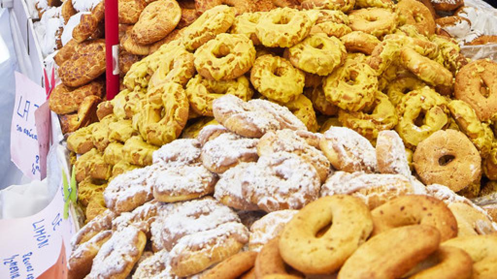 Rosquillas de un puesto de las Fiestas de San Isidro.