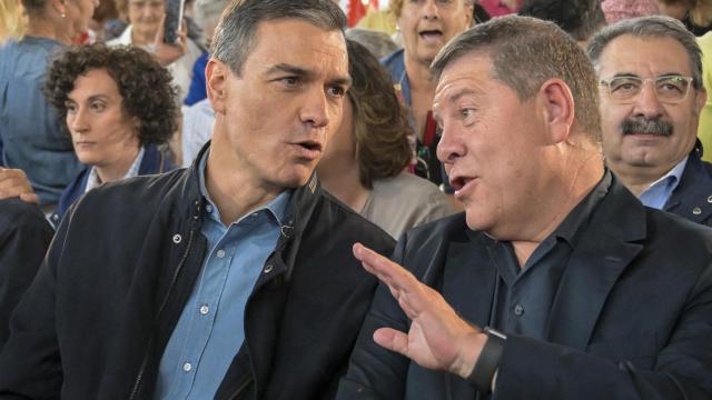 Pedro Sánchez y Emiliano García Page en Puertollano.