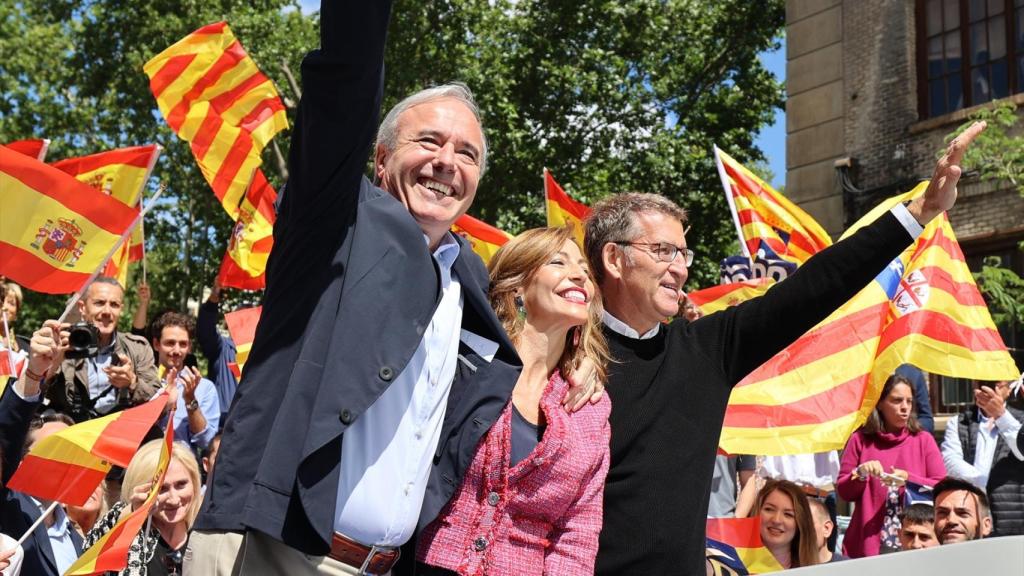 Feijóo, junto con Jorge Azcón y Natalia Chueca