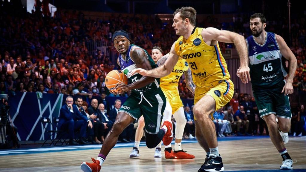 Kendrick Perry, durante el Unicaja de Málaga vs. Lenovo Tenerife de la BCL