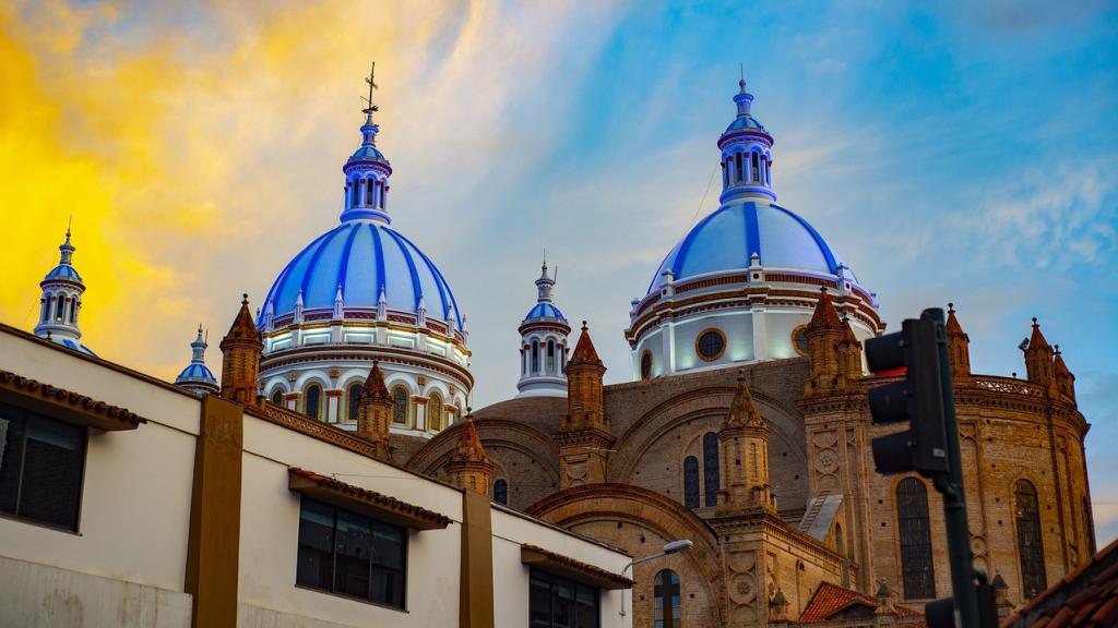 La catedral de Cuenca en una imagen de archivo. La población y 112 áreas rurales próximas a la ciudad, ya disponen de la movilidad sostenible de ioki.