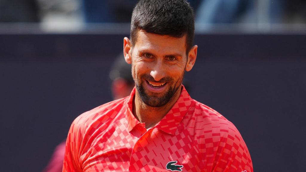 Djokovic, con mirada desafiante.