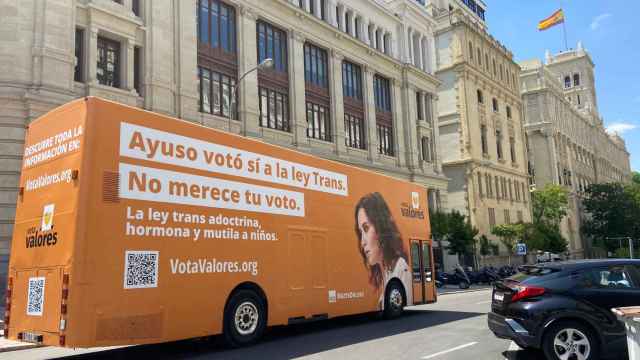 Autobús de Hazte Oír contra Díaz Ayuso.
