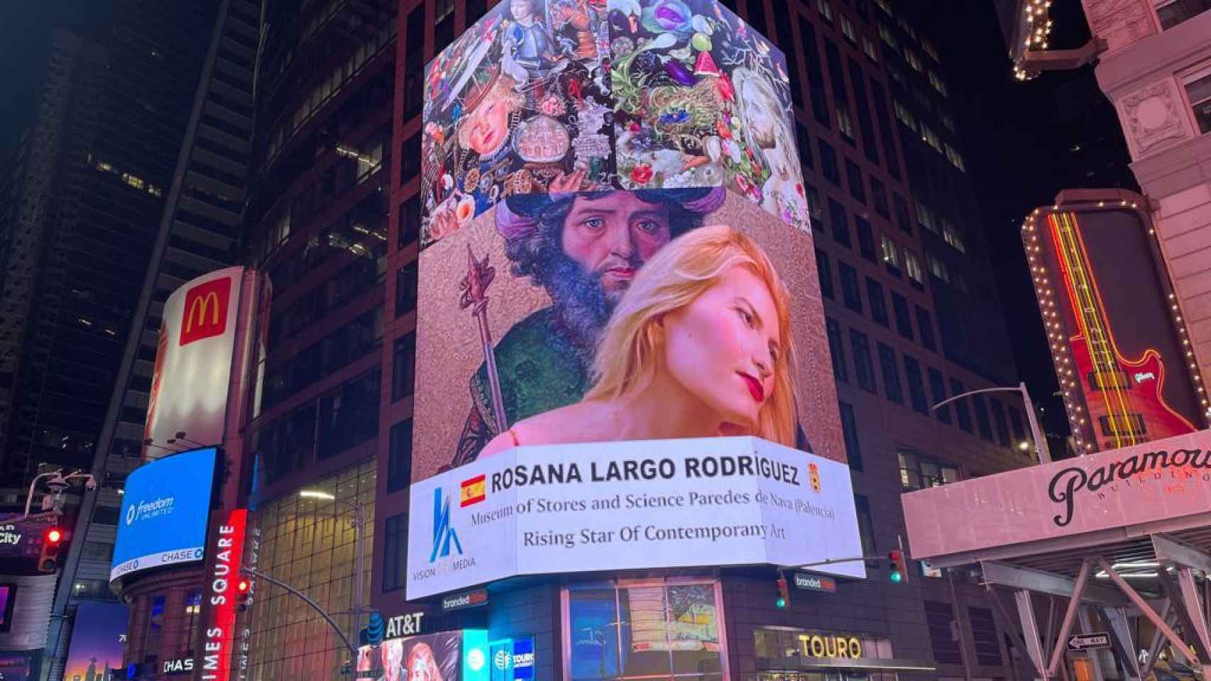 La valla publicitaria de Times Square con la obra de Rosana Largo