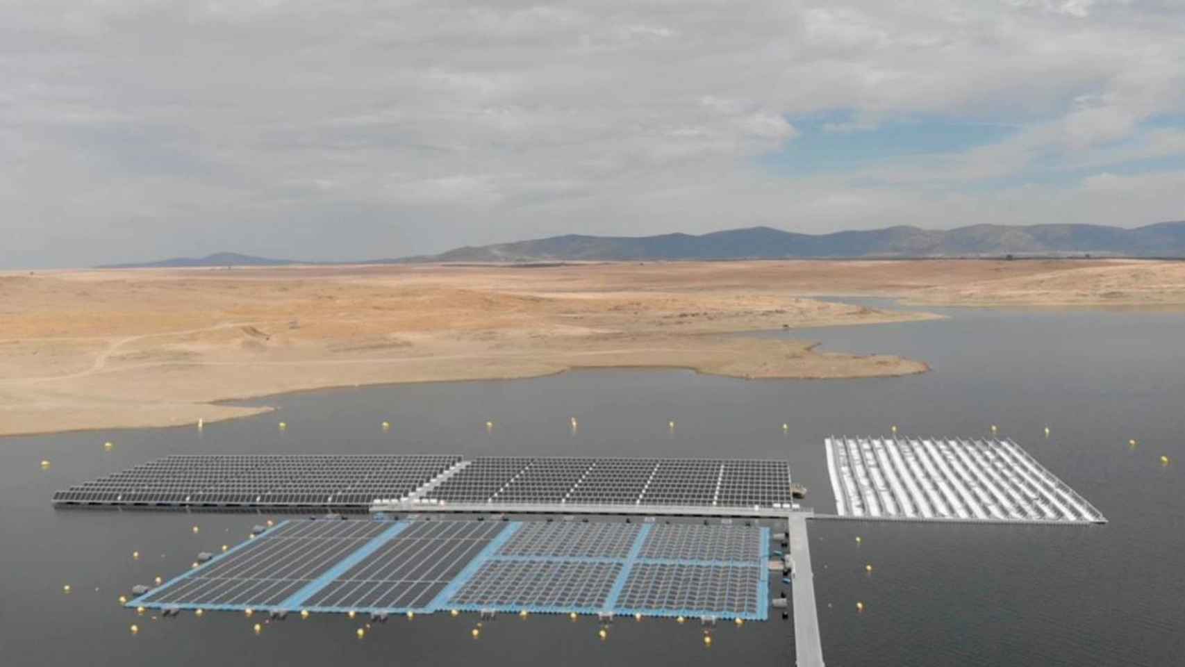 Proyecto de planta solar flotante