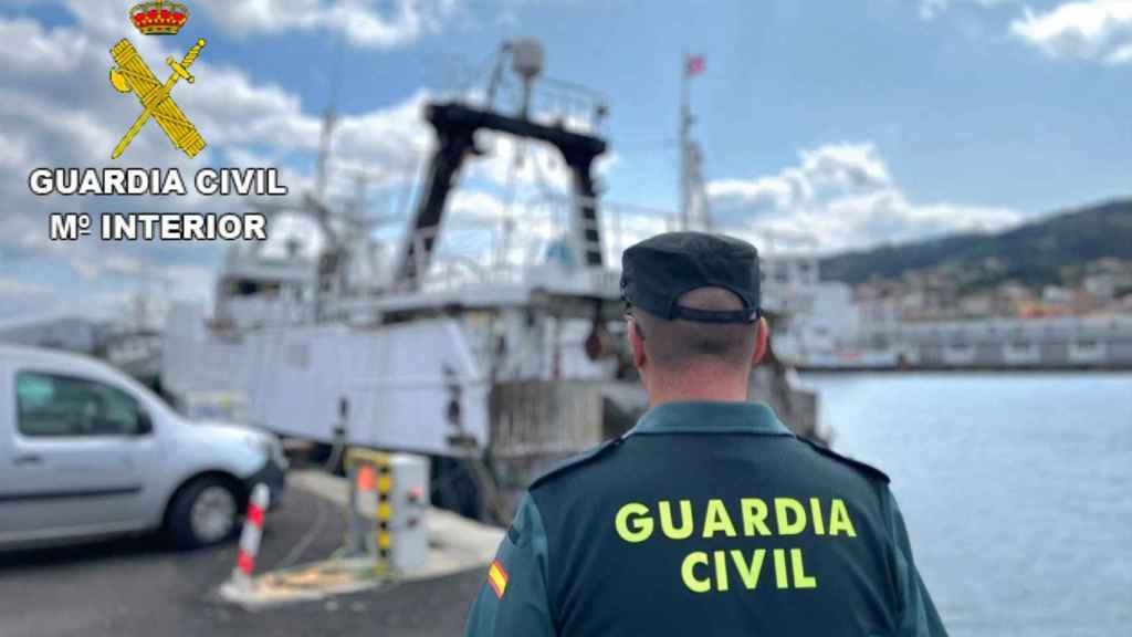 Guardia Civil en el Puerto de Marín (Pontevedra).