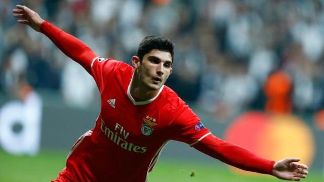 Gonçalo Guedes, con la camiseta del Benfica, afectado por las investigaciones.