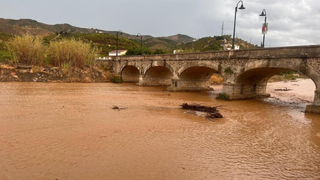 Crecida del río de Benamargosa.