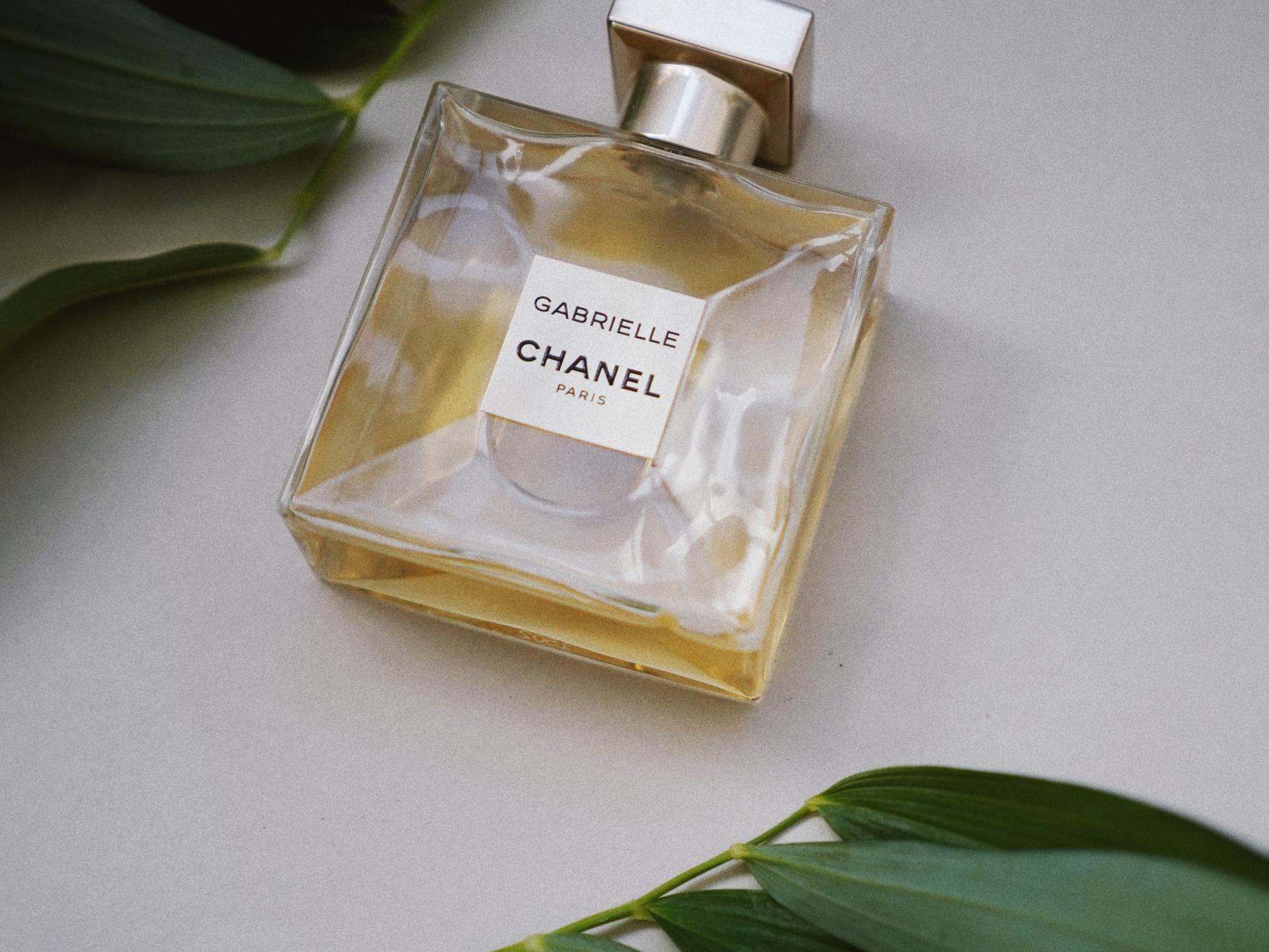 Los perfumes de Chanel huelen a Huelva: la firma extrae la esencia de sus  fragancias de Andalucía