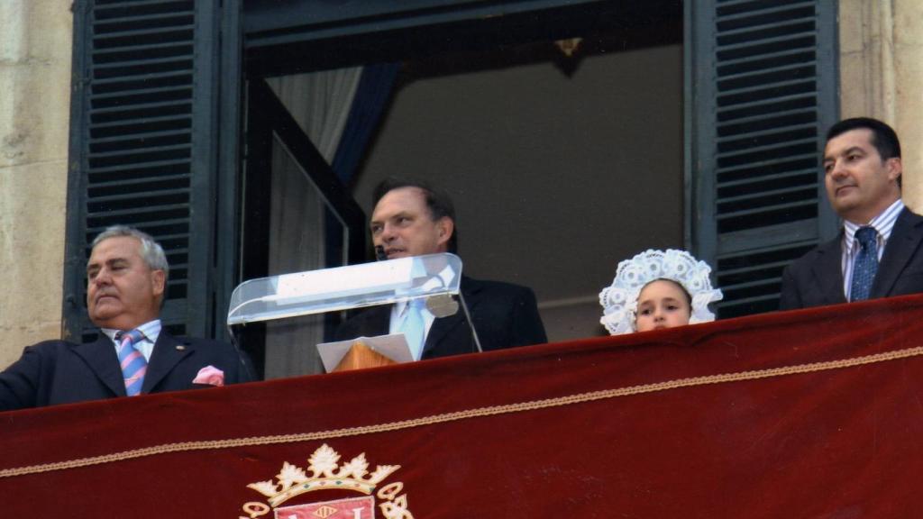 Pedro Piqueras, pregonero de les Fogueres 2006.