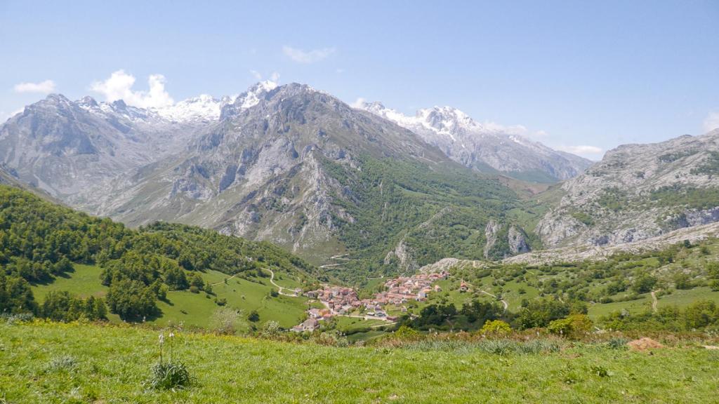 Vista del concejo de Sotres, en Asturias, una de las zonas afectadas por la presencia de lobos